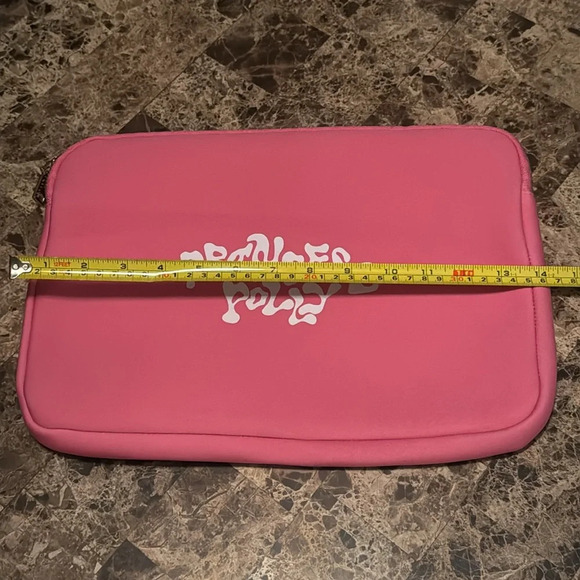 13in Lightly Used Princess Polly Graphic Laptop Case - Picture 6 of 8